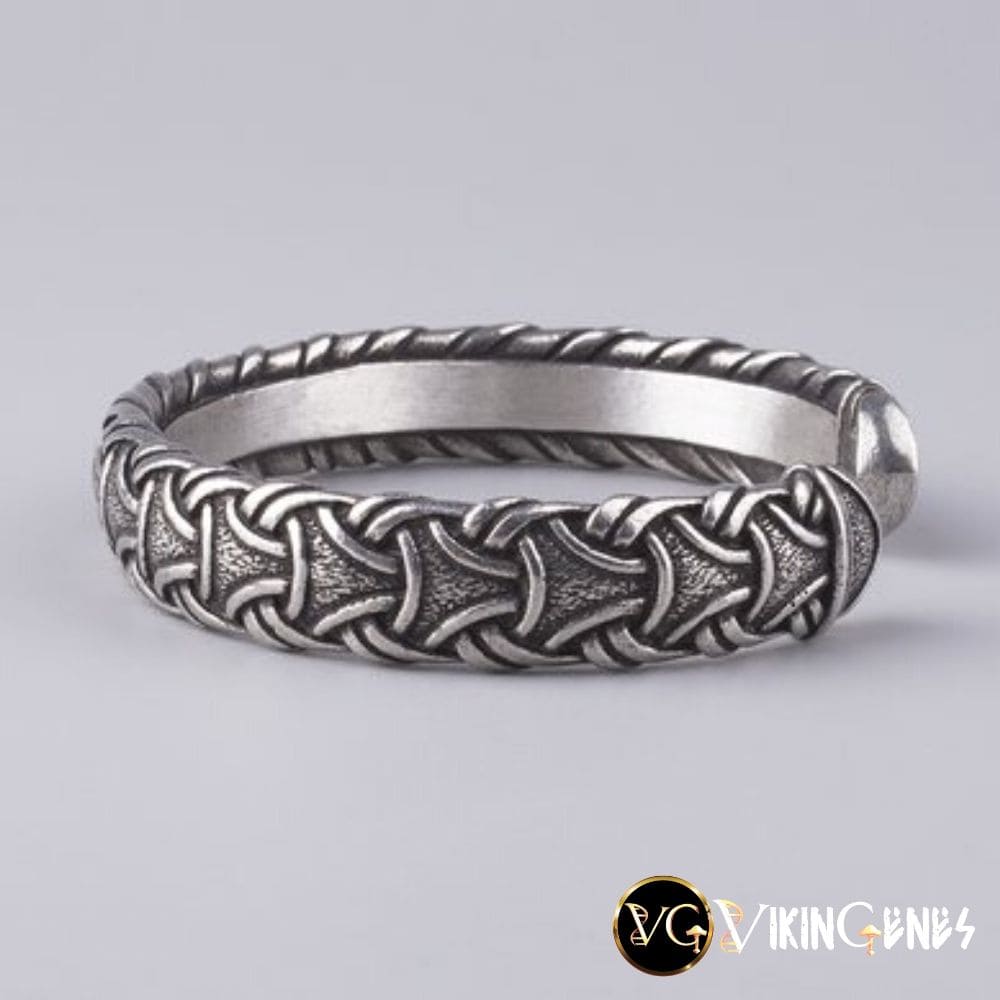 Viking Arm Ring - Traditional Scandinavian Pattern