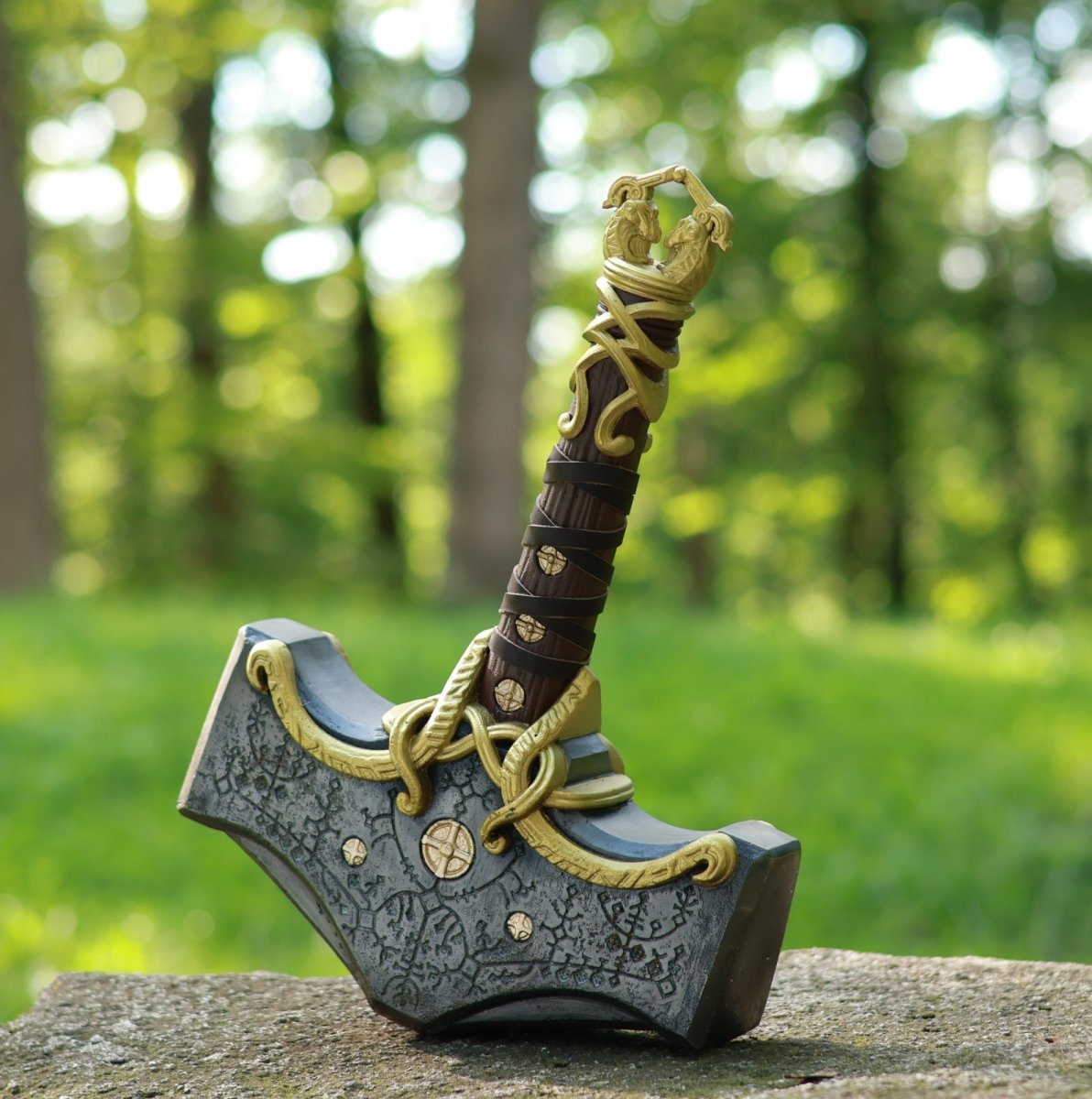 True Mjolnir Rune Mjolnir Hammer - Glowing Runes